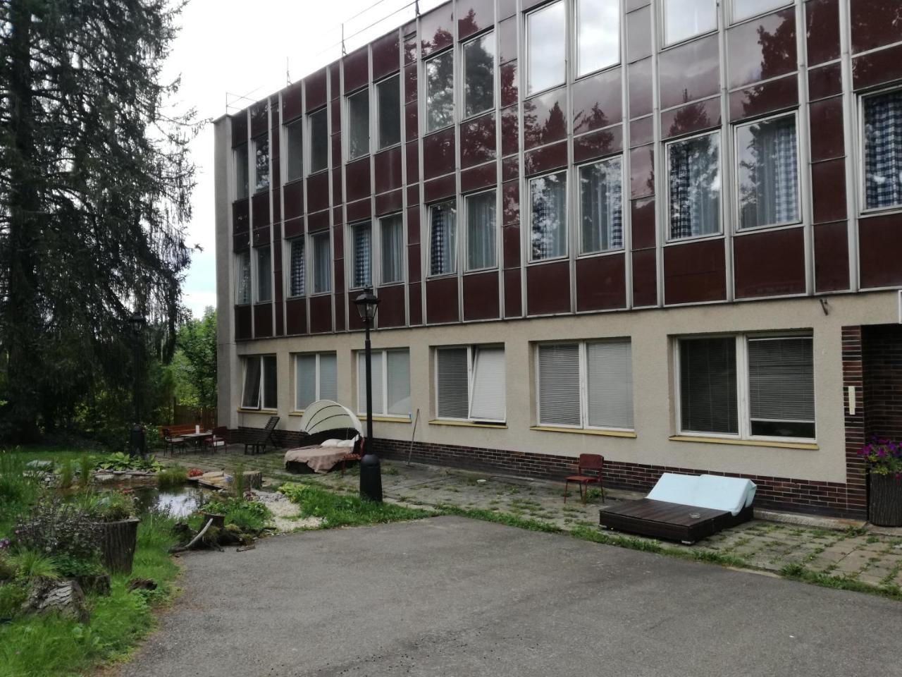 Hotel Hlaska Zlenice 외부 사진