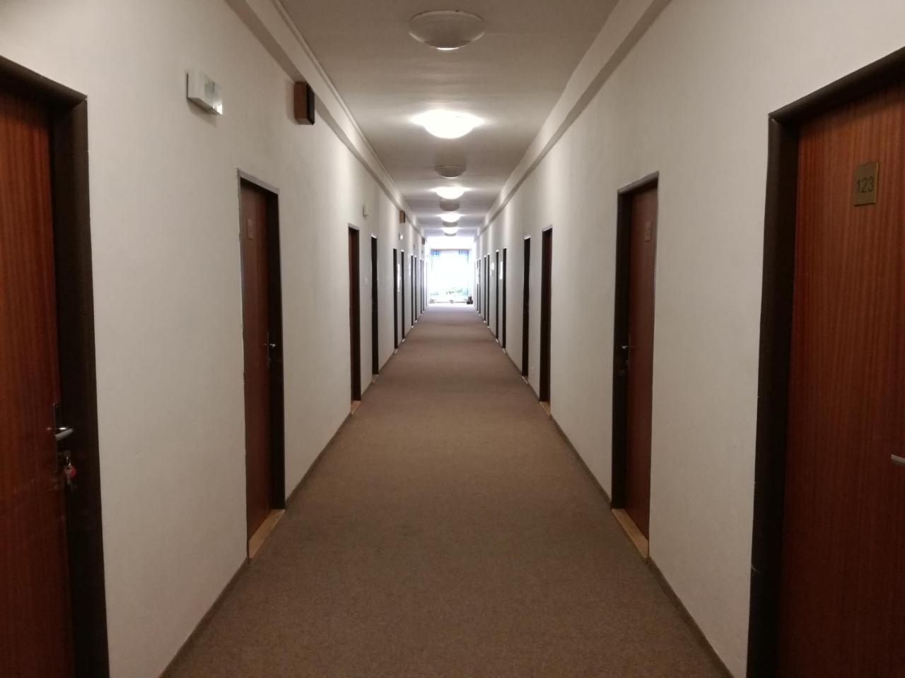 Hotel Hlaska Zlenice 외부 사진